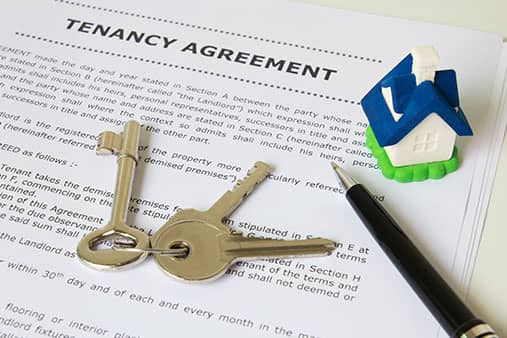 Signing the tenancy